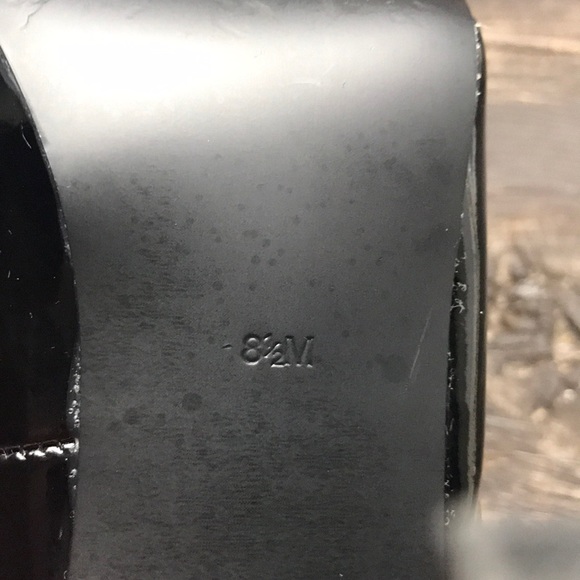 Guess Black Patent Pumps Size 8.5 - Picture 7 of 8
